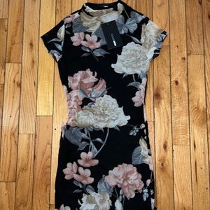 Fashion Nova MIDI Love flower Dress